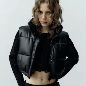 希少✨ZARA FAKE LEATHER PUFF VEST ブラック XL